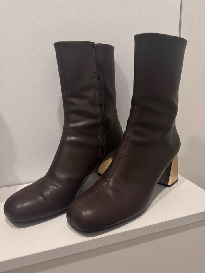 Ботильоны Charles & Keith