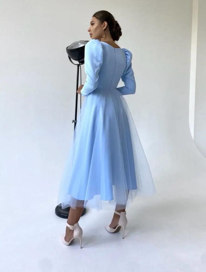 Небесно голубое платье