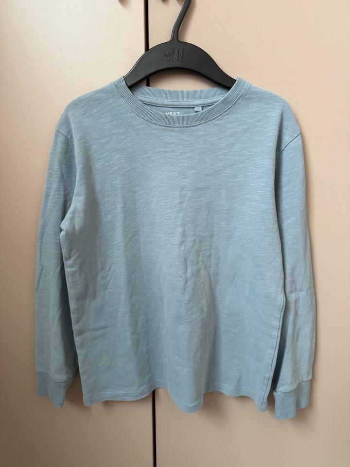 ТРИ свитшота 140 см