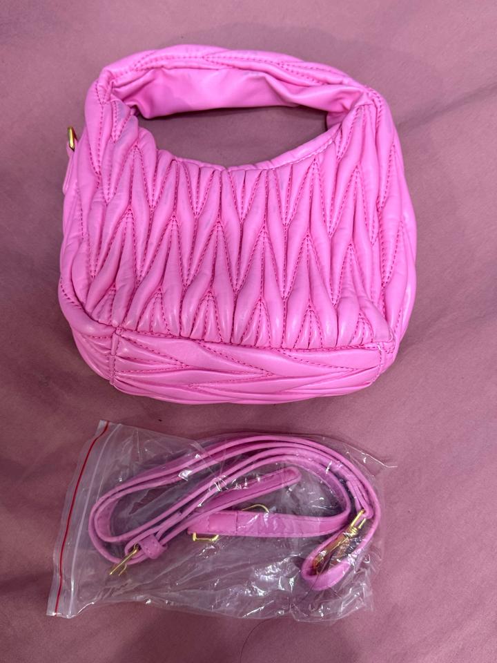 Сумка miu miu не оригинал