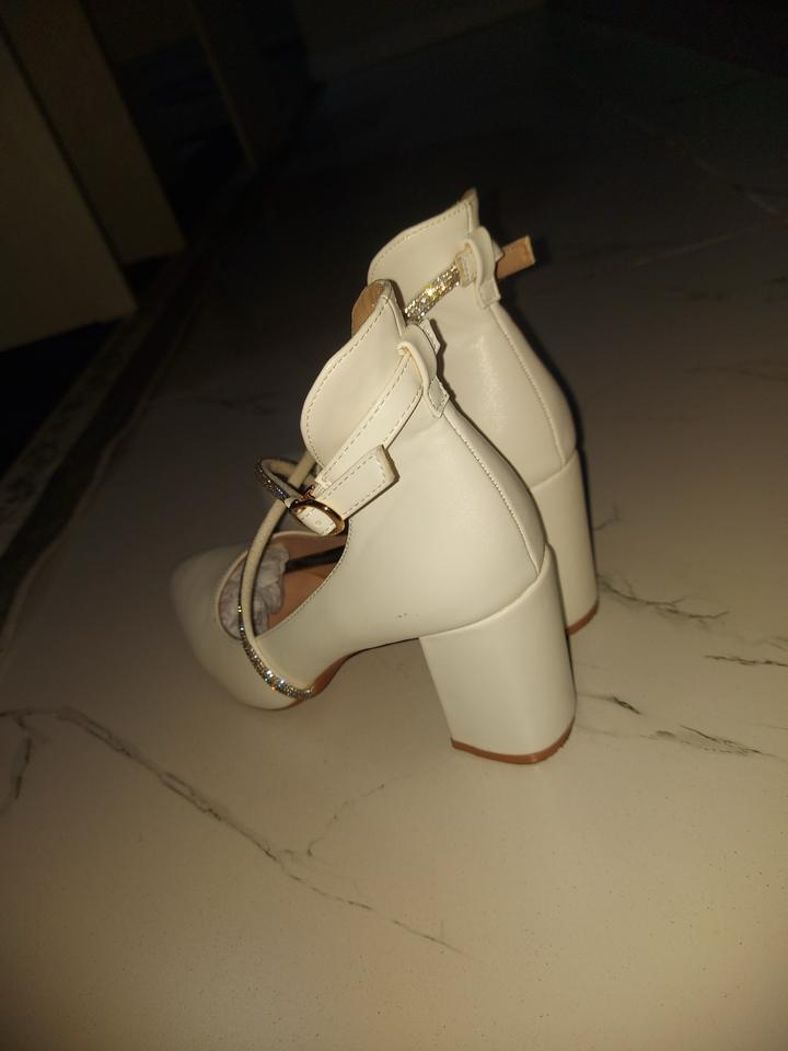 Белые туфли