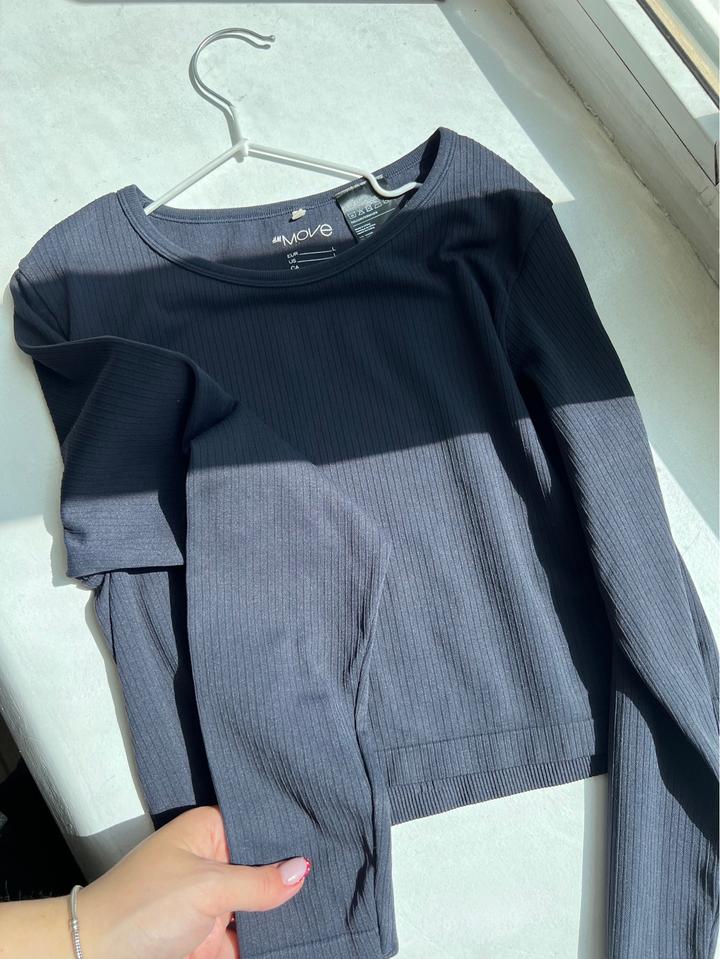 Спортивная укороченная кофта H&M