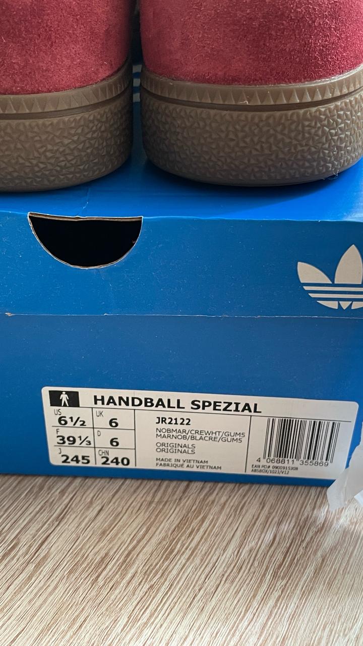 Кроссовки adidas spezial