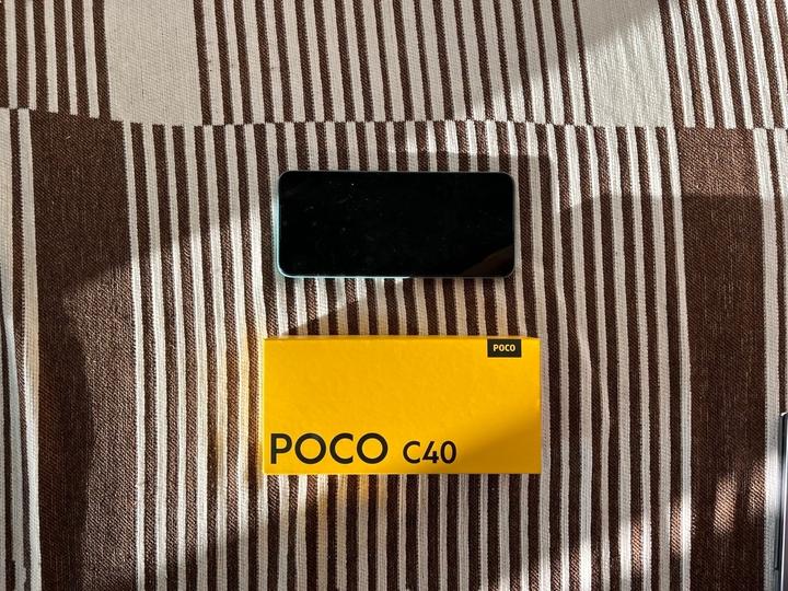 Смартфон Poco C40