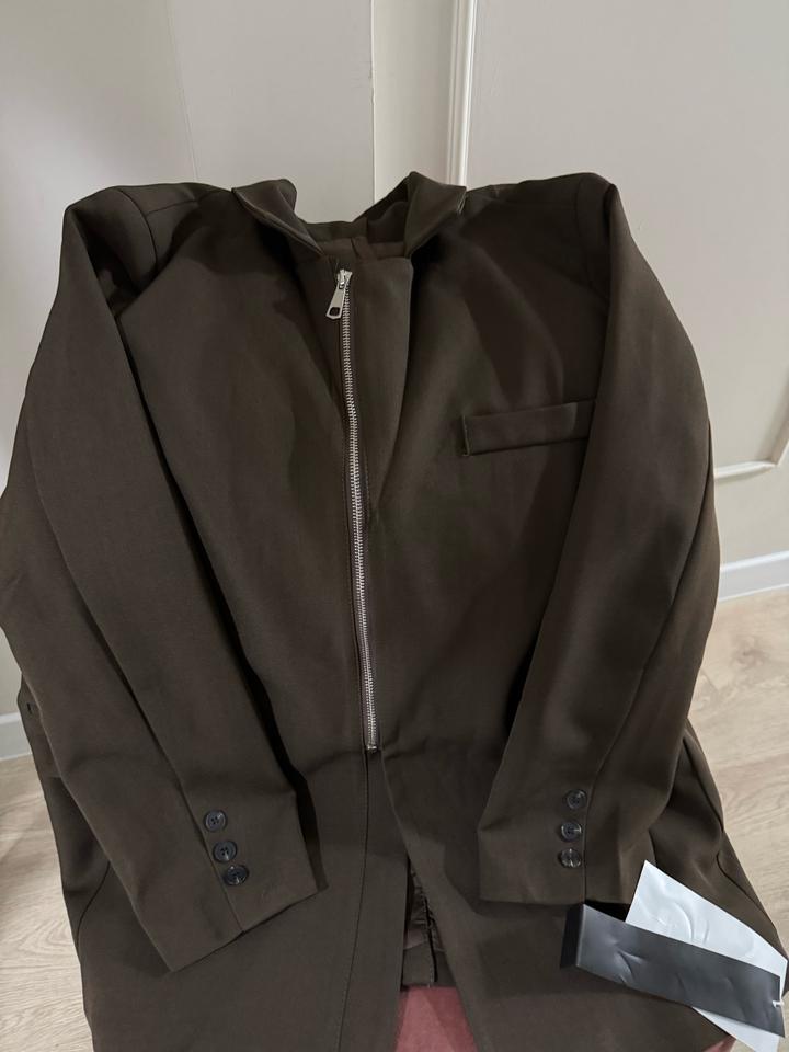 Пиджак коричневый