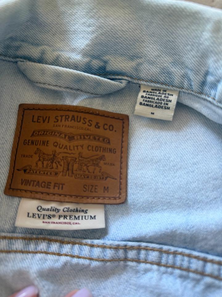 Levi’s