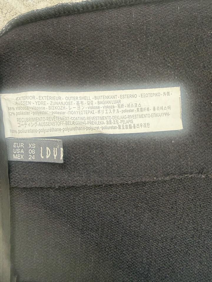 Юбка из эко кожи