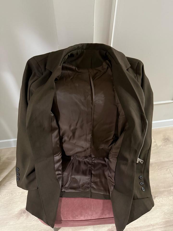 Пиджак коричневый