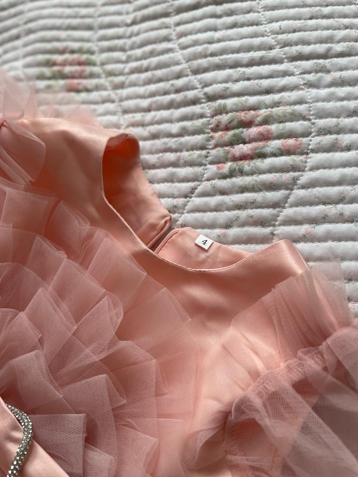 Праздничное платье для девочки