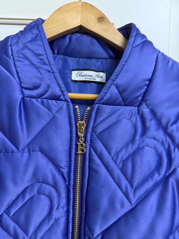 Стильная стёганая куртка от бренда Barbara Alvisi.
