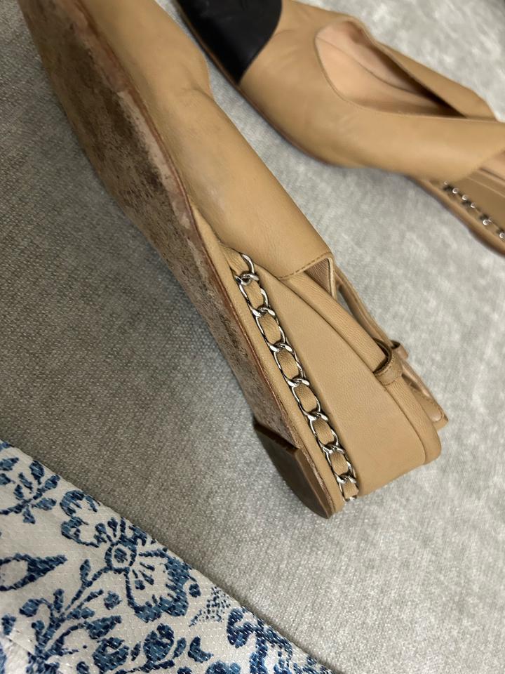 Босоножки на танкетке Chanel
