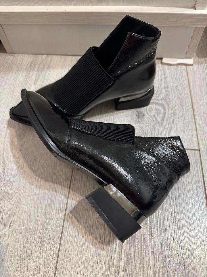 Черные полусапожки