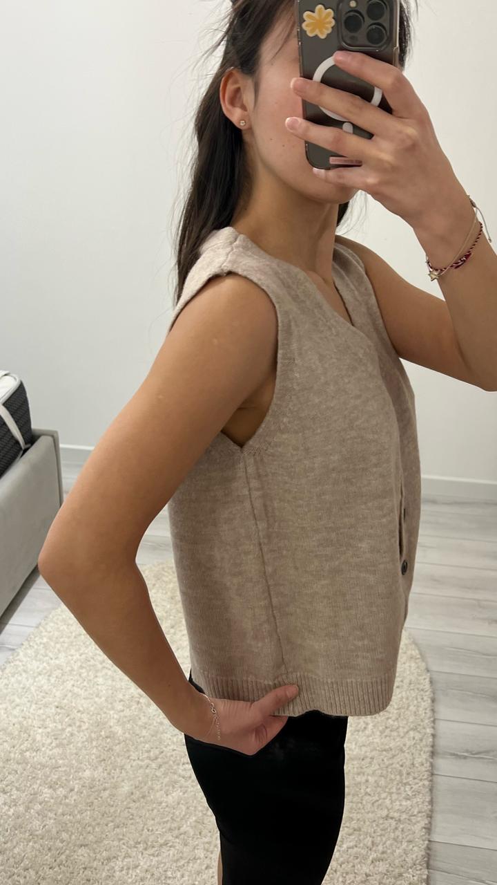 Теплая двойка бежевого цвета