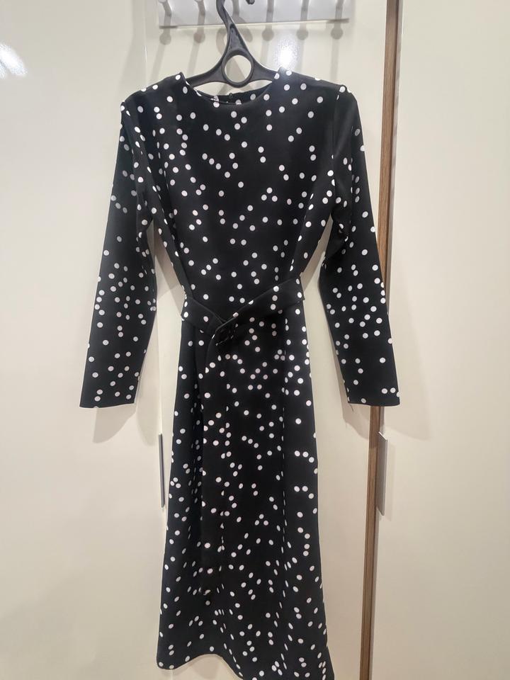 Платье черное в белый горошек
