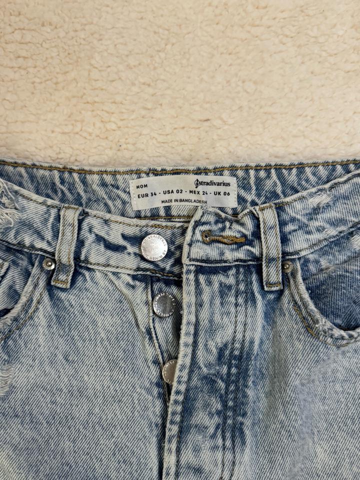 джинсы mom stradivarius