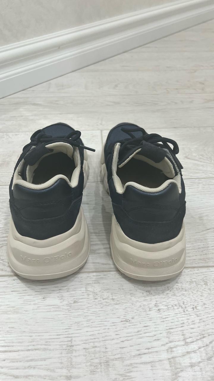 Продаются кроссовки