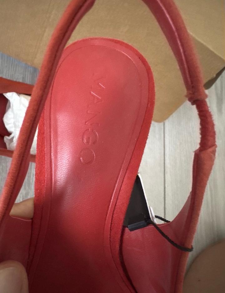 Новые босоножки MANGO