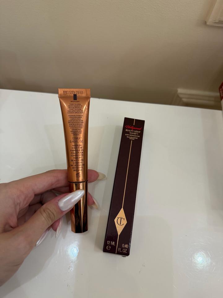 Charlotte Tilbury Hollywood Beauty Light Wand хайлайтер Spotlight