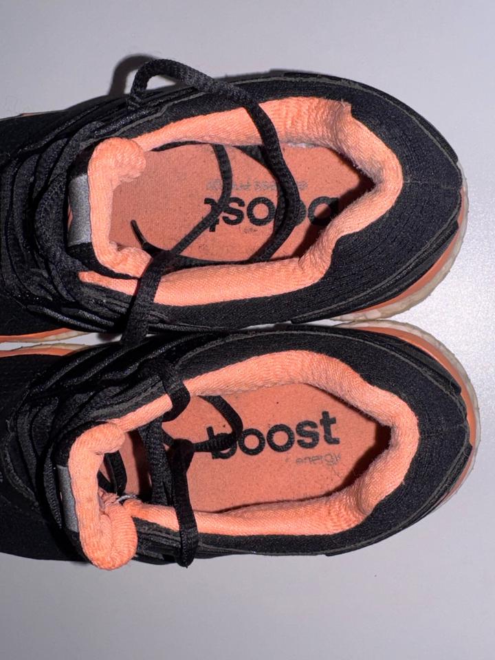 Кроссовки adidas