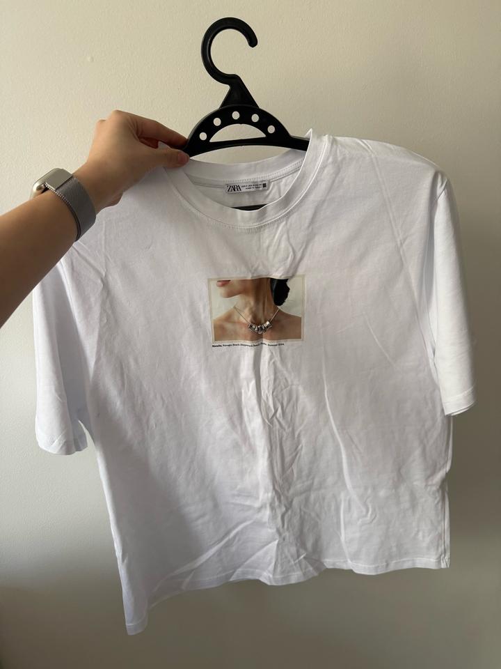 Футболкп ZARA