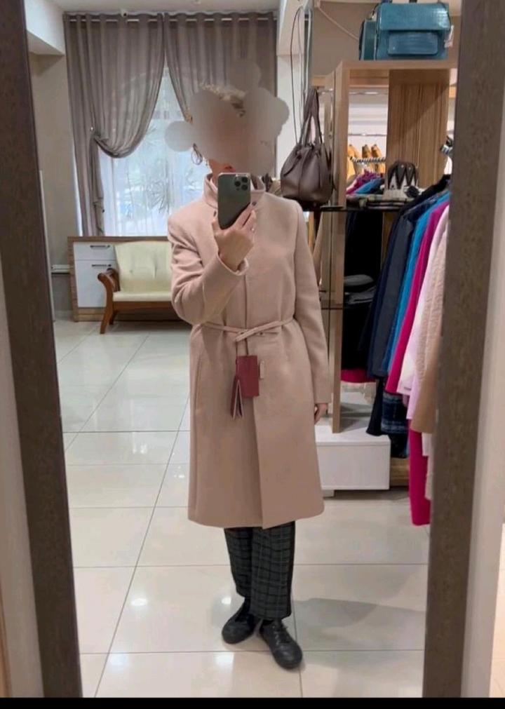 Пальто бренда " MaxMara"