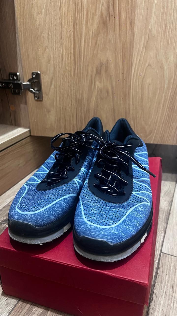 Продам кроссовки