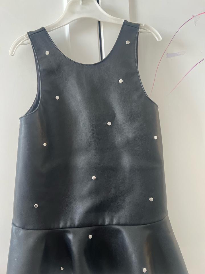 Черный кожаный сарафан от Zara