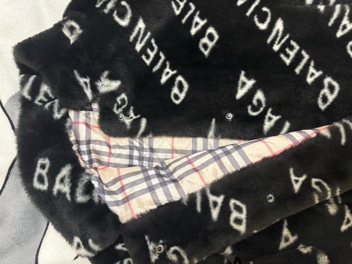 Детская шуба Balenciaga