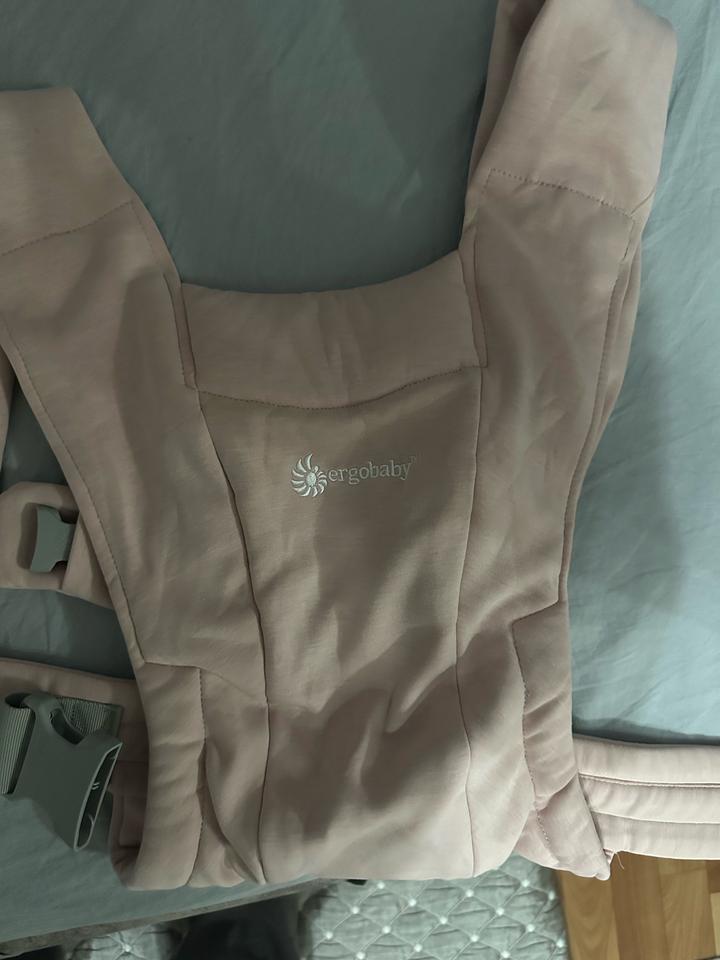 Слинг ergobaby