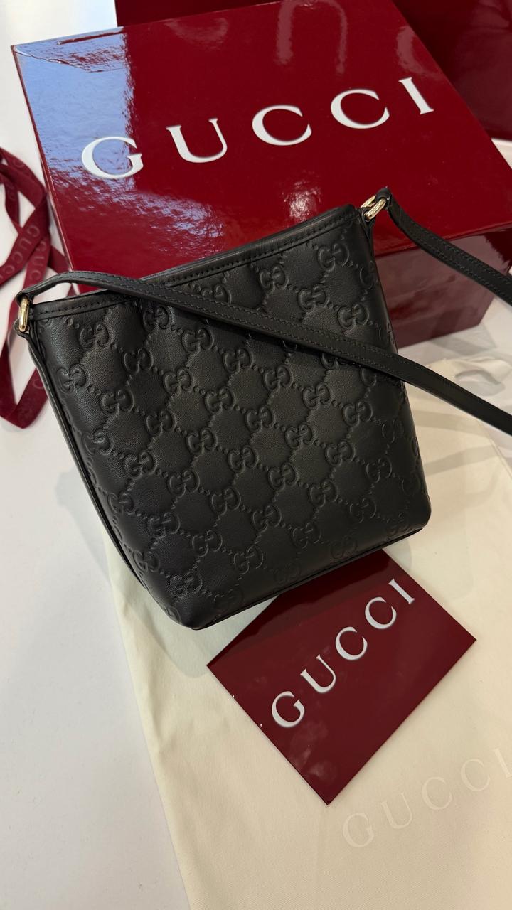 Сумка Gucci GG Emblem nano bucket bag