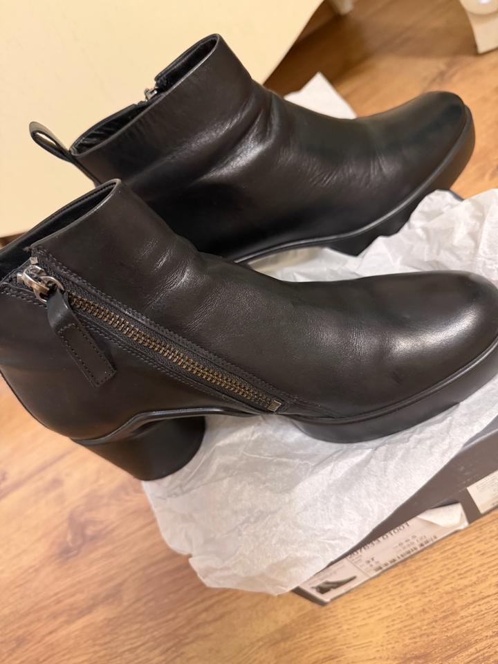 Женские полусапожки ECCO Shape Sculpted Motion 55