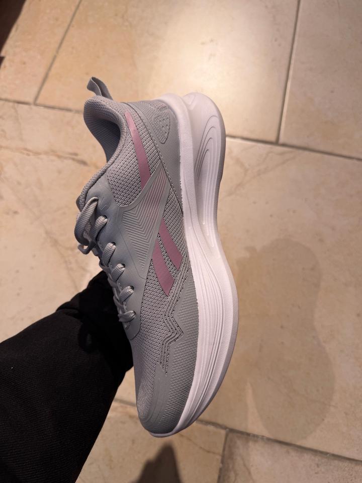 Женские кроссовки от Reebok