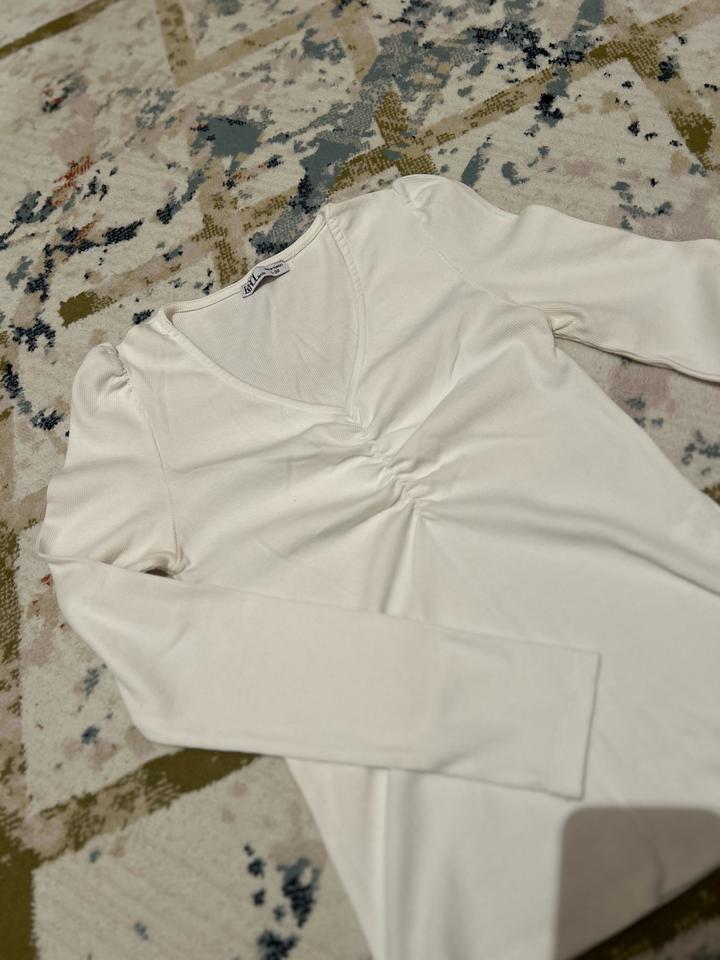 Белый лонгслив (кофта)