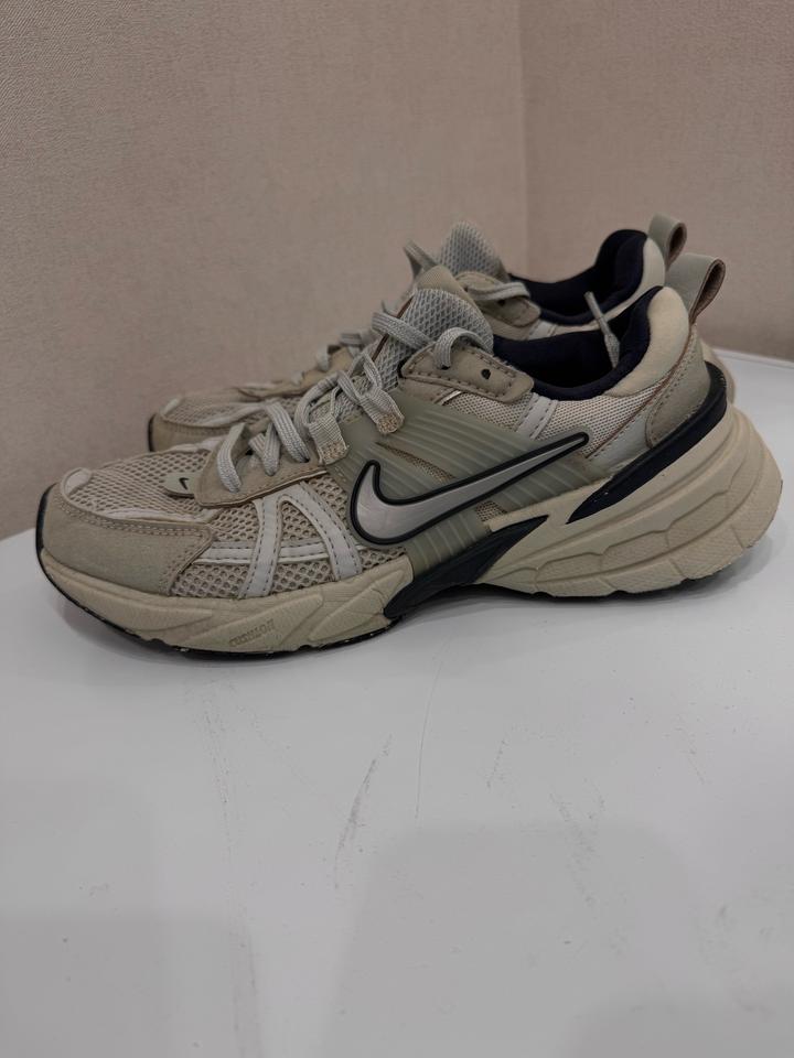 Кроссовки Nike 40