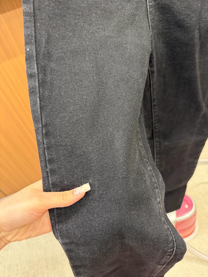 джинсы черные