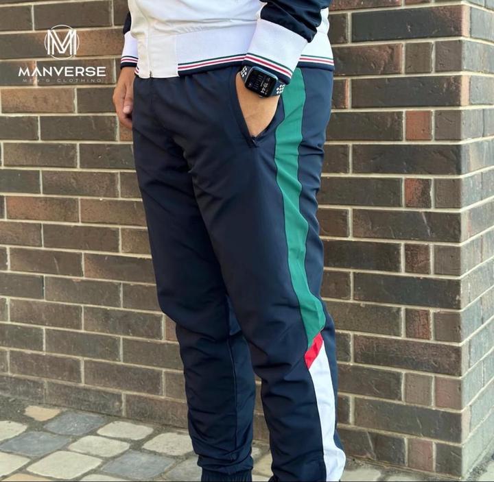 Двойка Lacoste