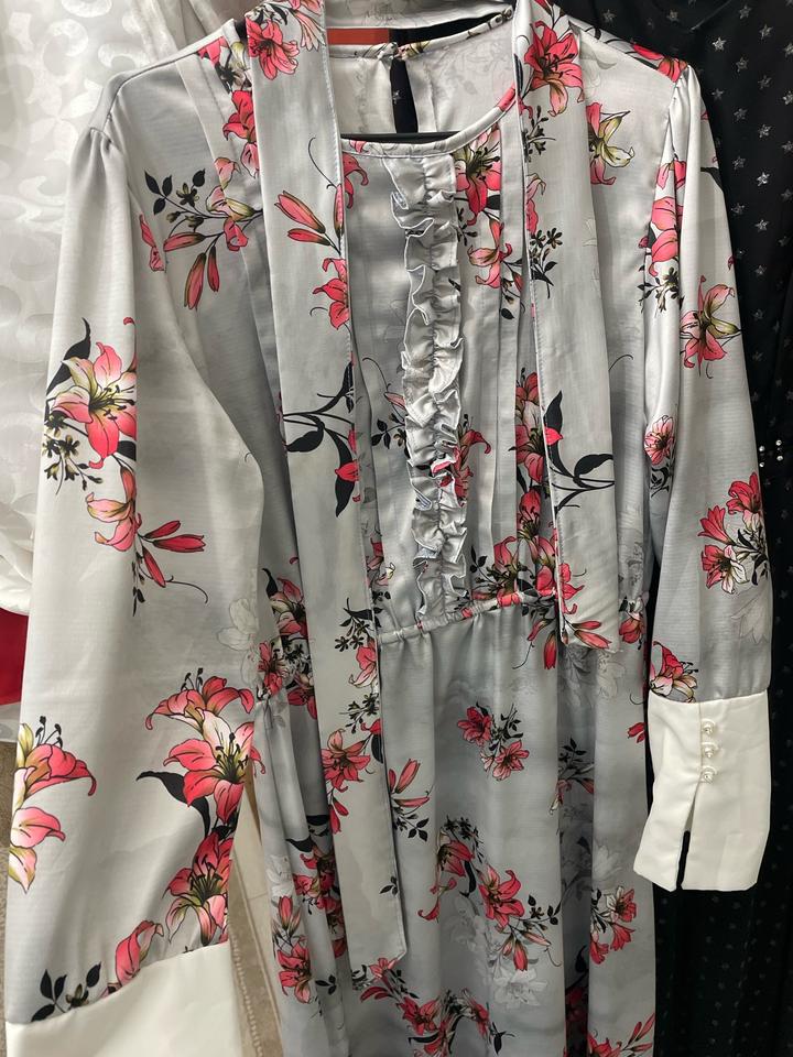 Продаю цветочное платье.