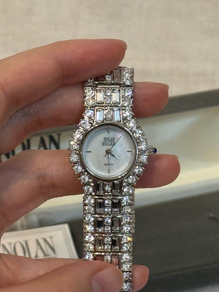 Винтажные часы Nolan Miller с кристаллами