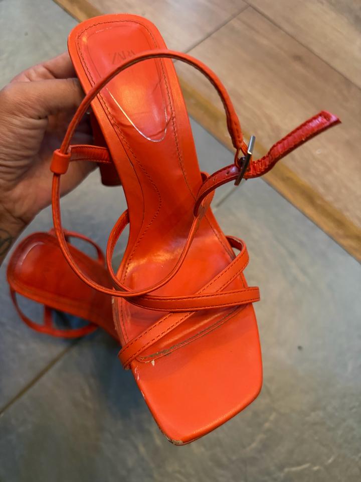Босоножки Zara