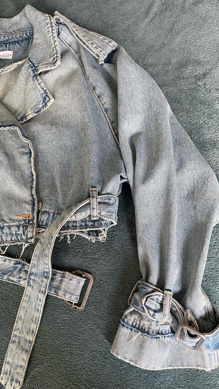 ZARA джинсовая укороченная косуха