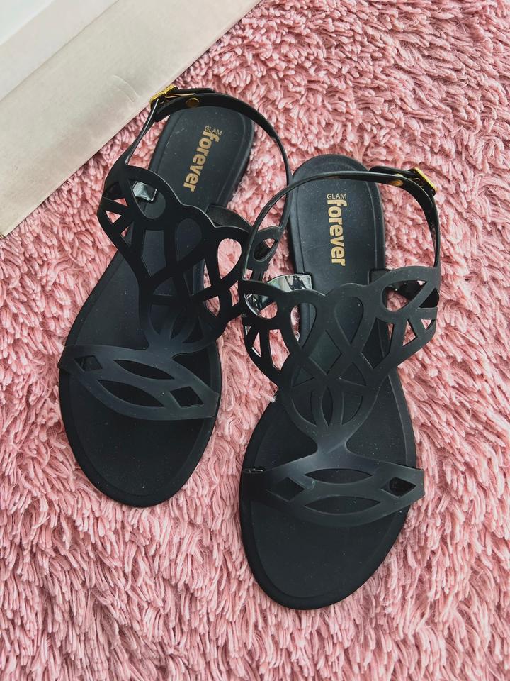 Новые сандалии 39 размер