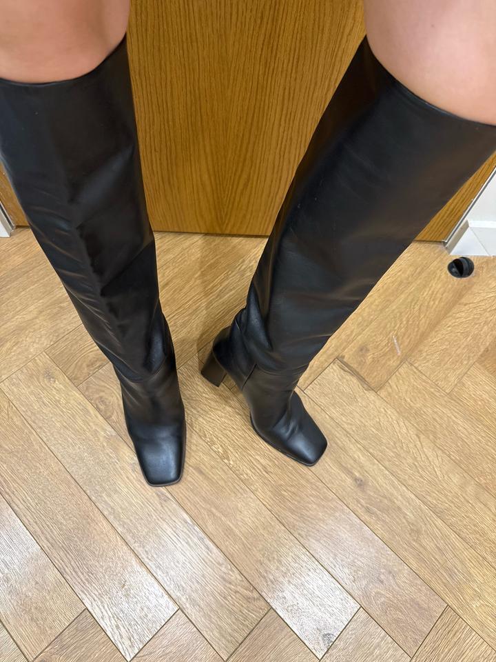 Кожаные сапоги Zara