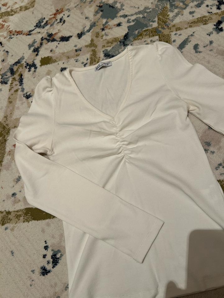 Белый лонгслив (кофта)