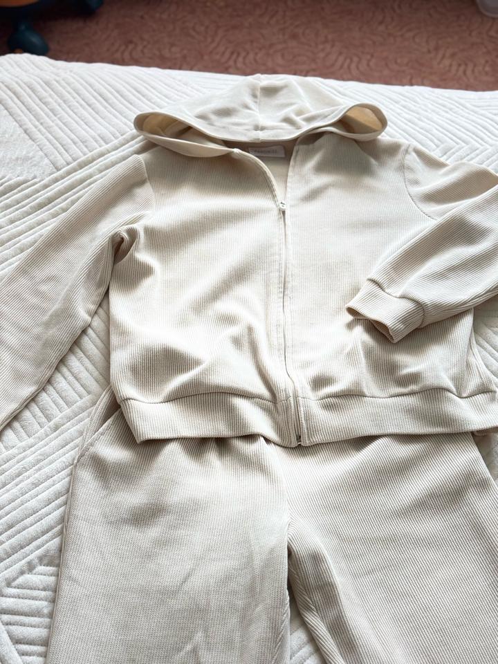 Женский костюм