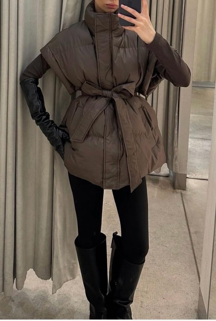 Безрукавка коричневая