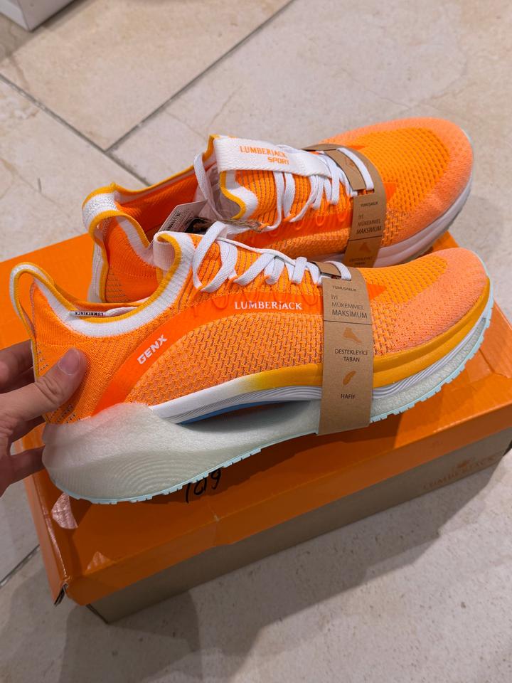 Мужские кроссовки