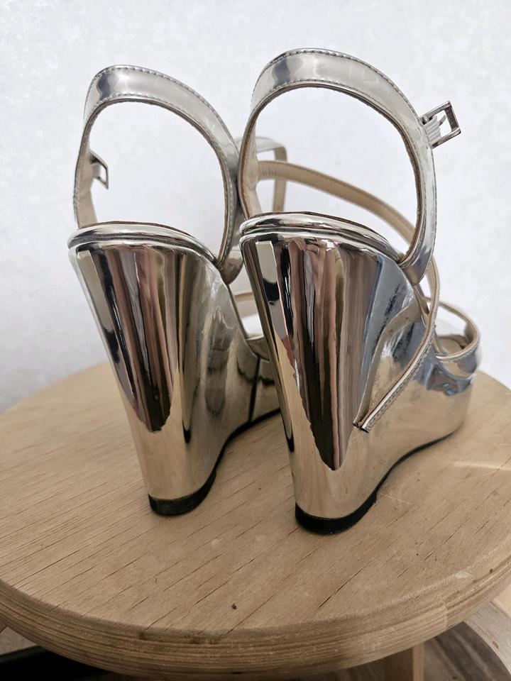 Босоножки tucino