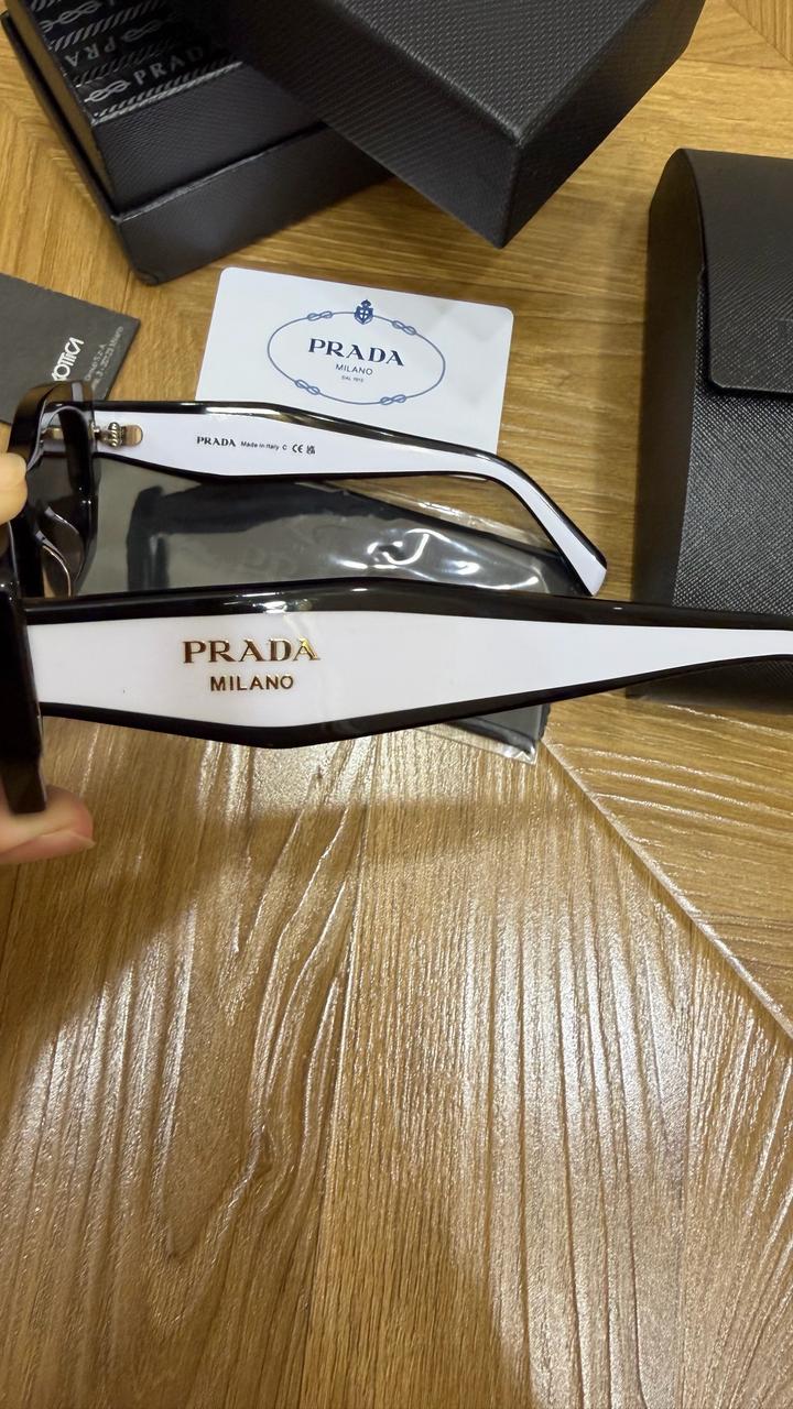 Солнцезащитные очки Prada