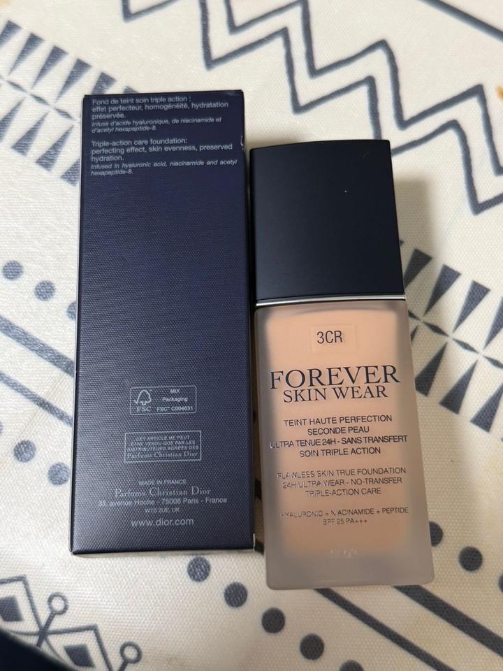 Тональное средство Dior Forever в оттенке 3CR