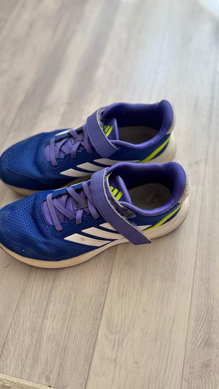 Кроссовки adidas